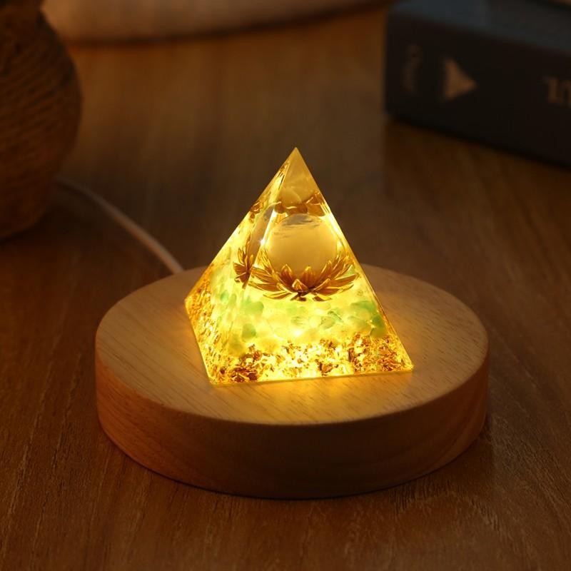LED osvětlení svítící stojanek pod orgonitovou pyramidu na USB